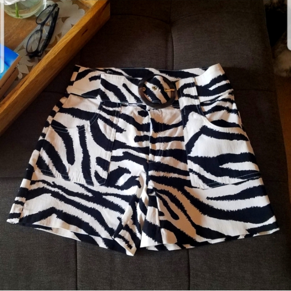 Zebra Buckled INC International Concepts Shorts Petite NWOT
